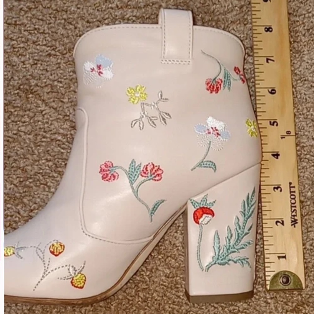Embroidered leather Boots - Picture 5 of 6